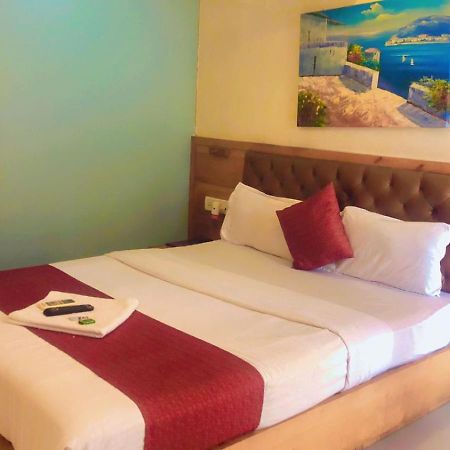 Grandeur By Avion Palace Near T2 International Airport Мумбай Екстериор снимка