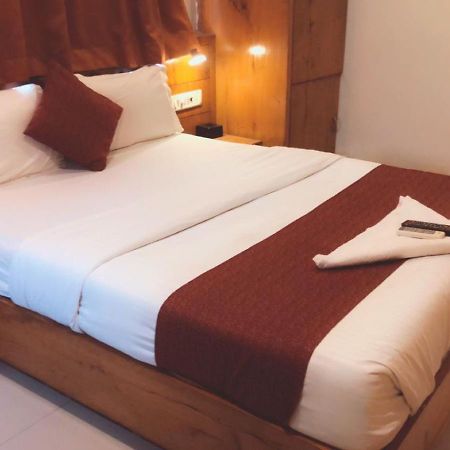 Grandeur By Avion Palace Near T2 International Airport Мумбай Екстериор снимка