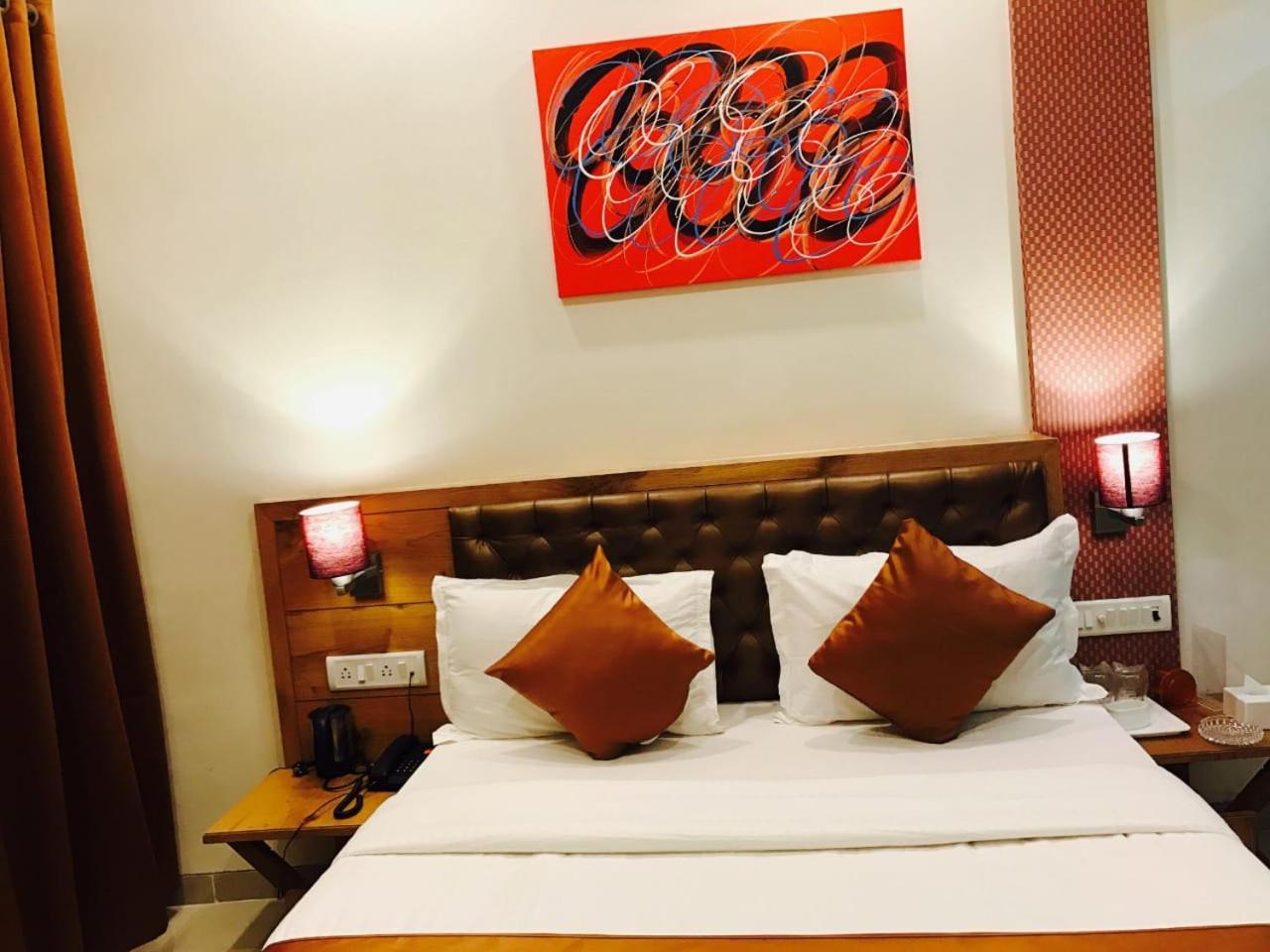 Grandeur By Avion Palace Near T2 International Airport Мумбай Екстериор снимка