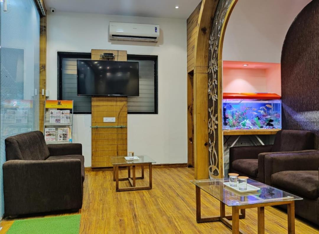 Grandeur By Avion Palace Near T2 International Airport Мумбай Екстериор снимка